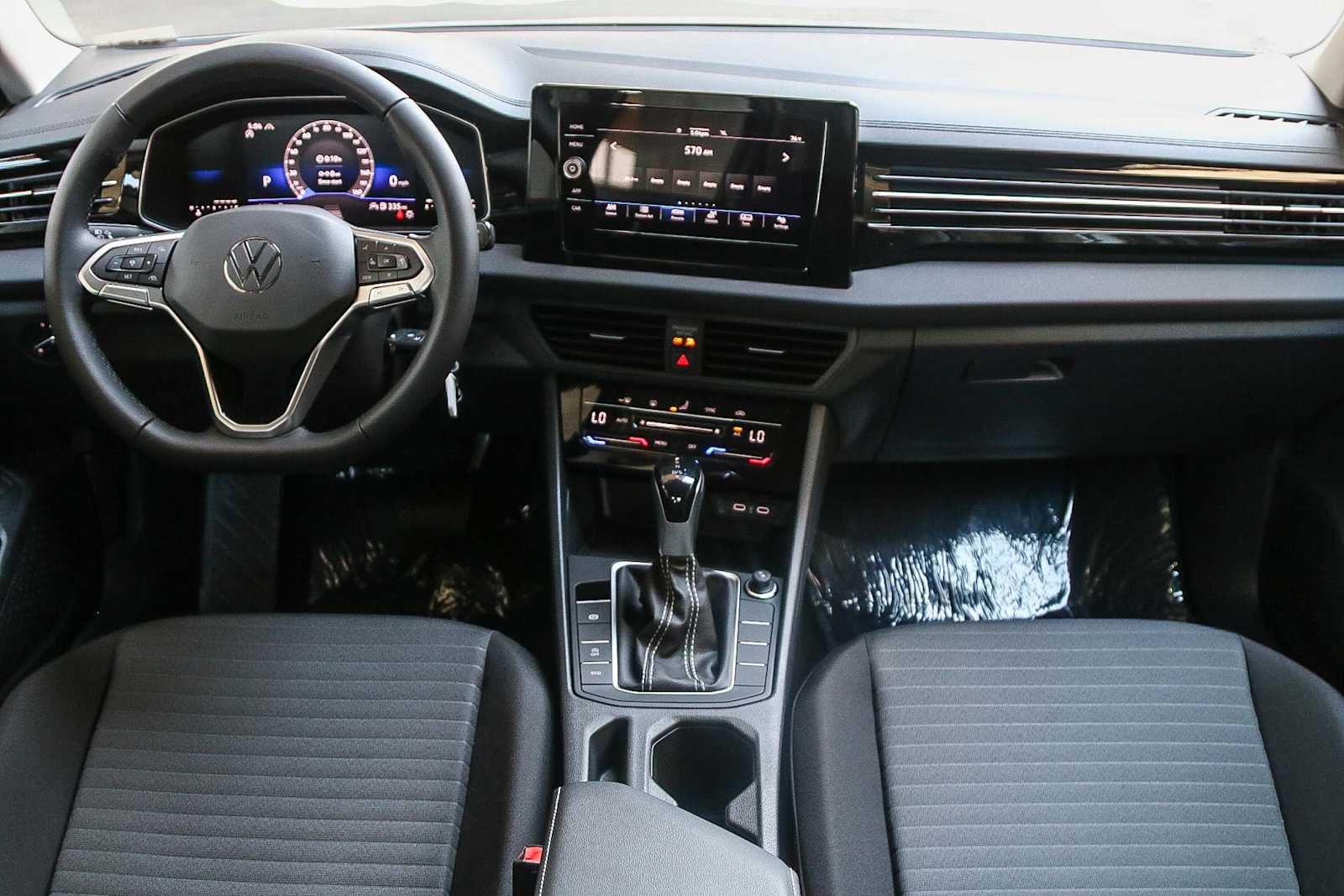 Thumbnail: 2025 Volkswagen Jetta - 13