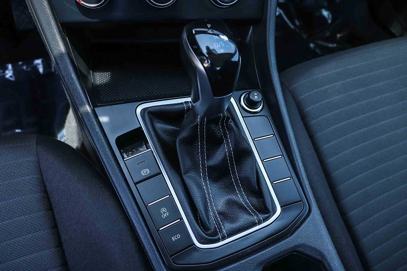 Thumbnail: 2024 Volkswagen Jetta - 19