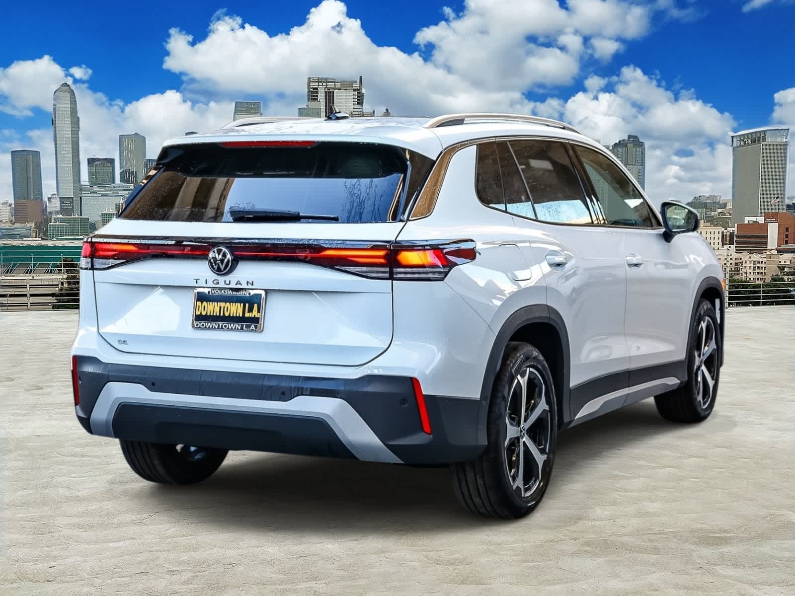Thumbnail: 2026 Volkswagen Tiguan - 6