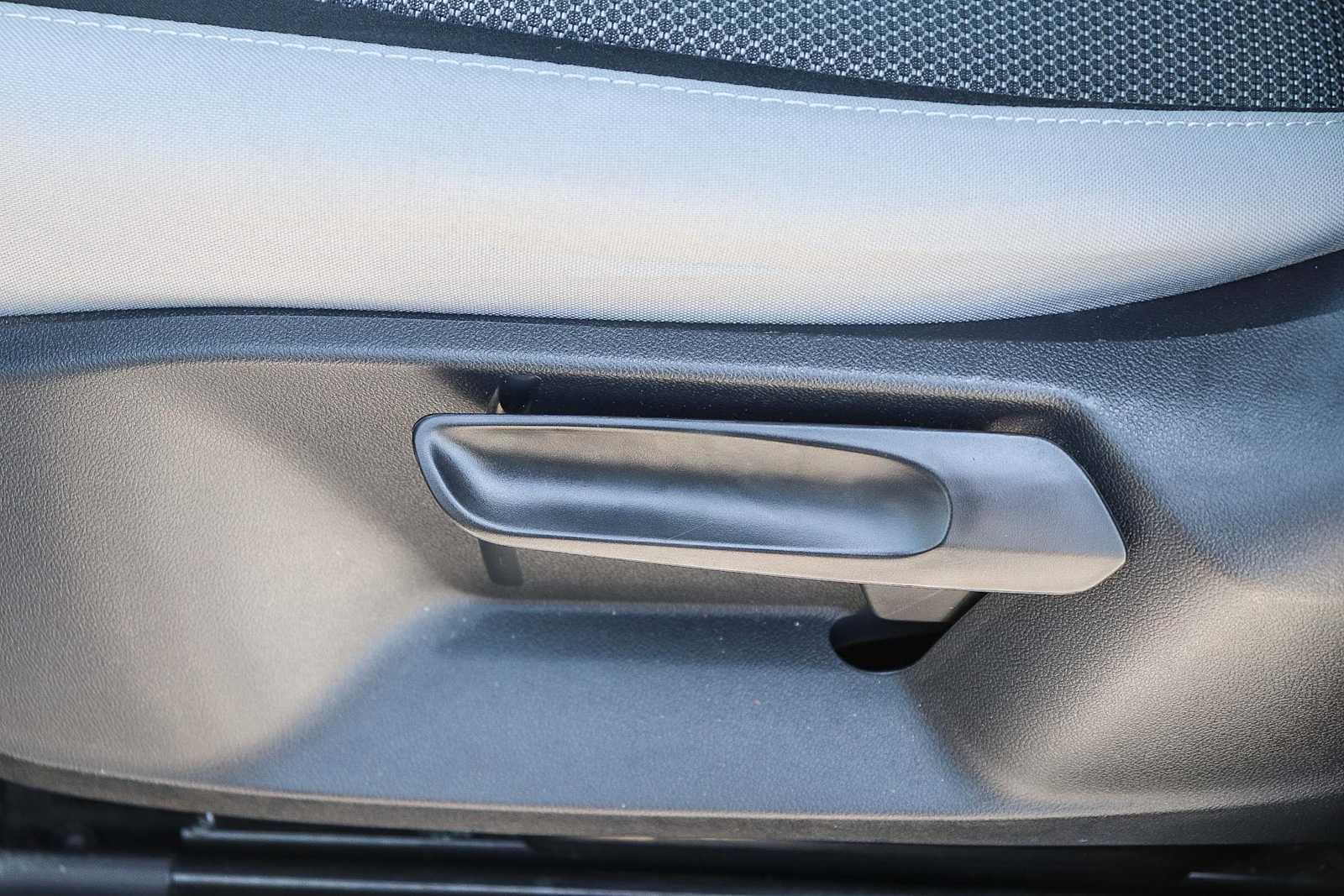 Thumbnail: 2022 Volkswagen Taos - 15