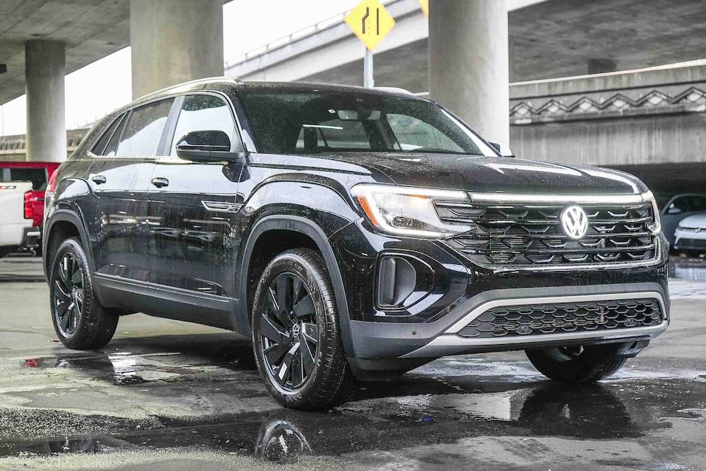 New 2026 Volkswagen Atlas Cross Sport 2.0T SE w/Technology SUV