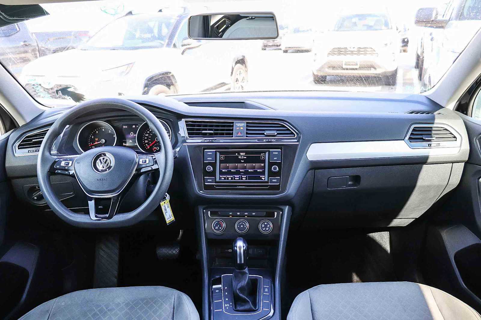 Thumbnail: 2020 Volkswagen Tiguan - 12