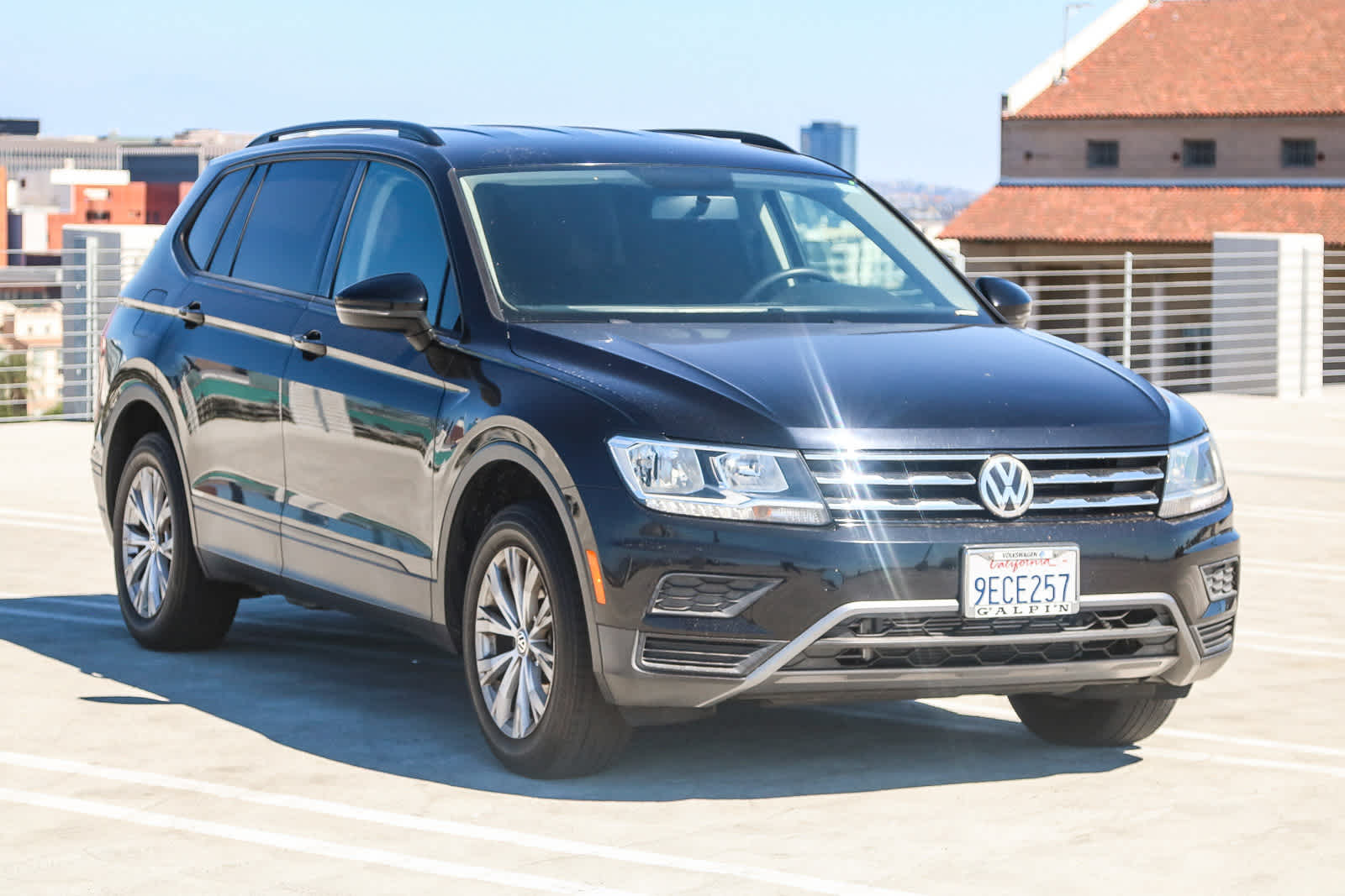 2019 Volkswagen Tiguan S photo 3