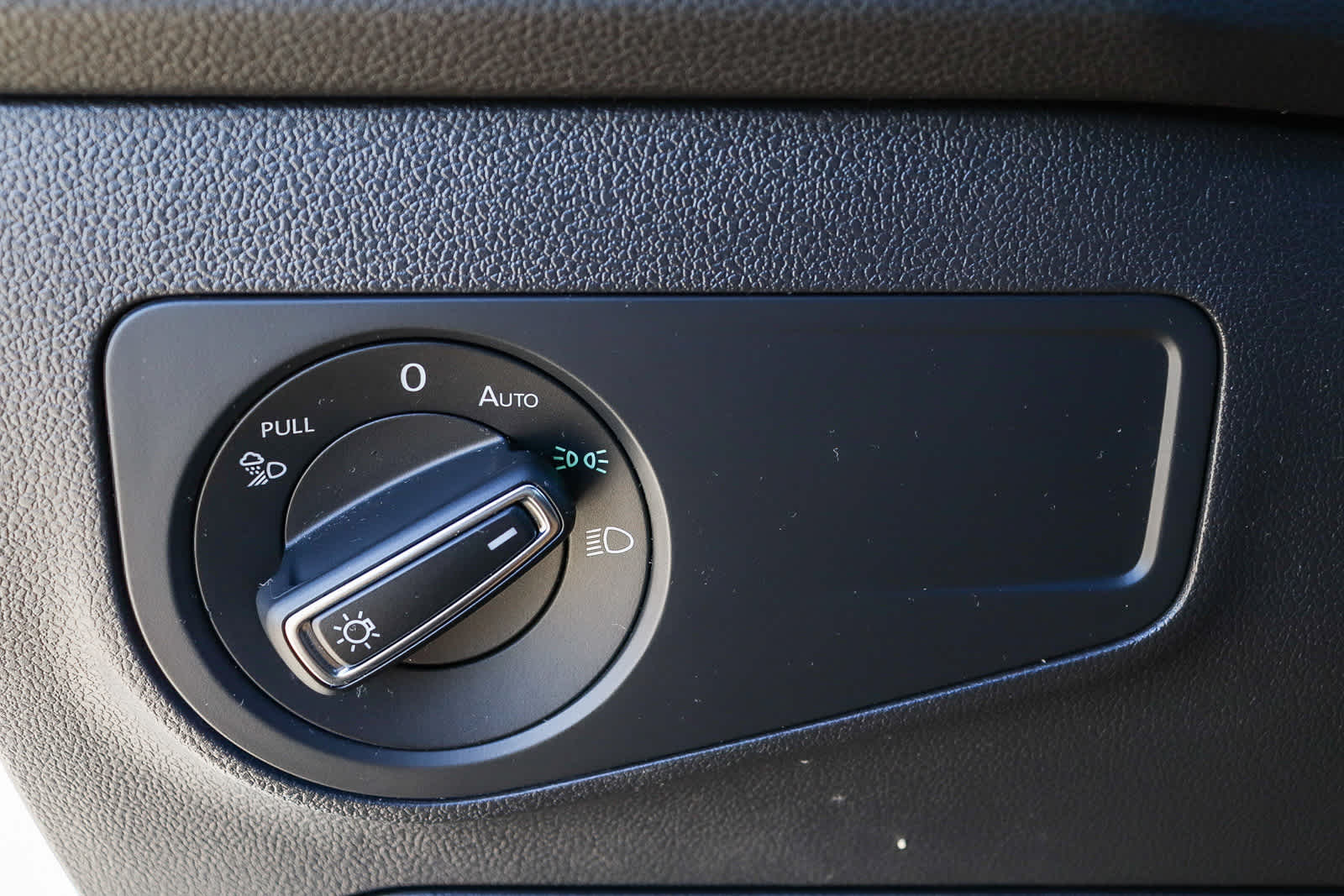 Thumbnail: 2022 Volkswagen Tiguan - 23