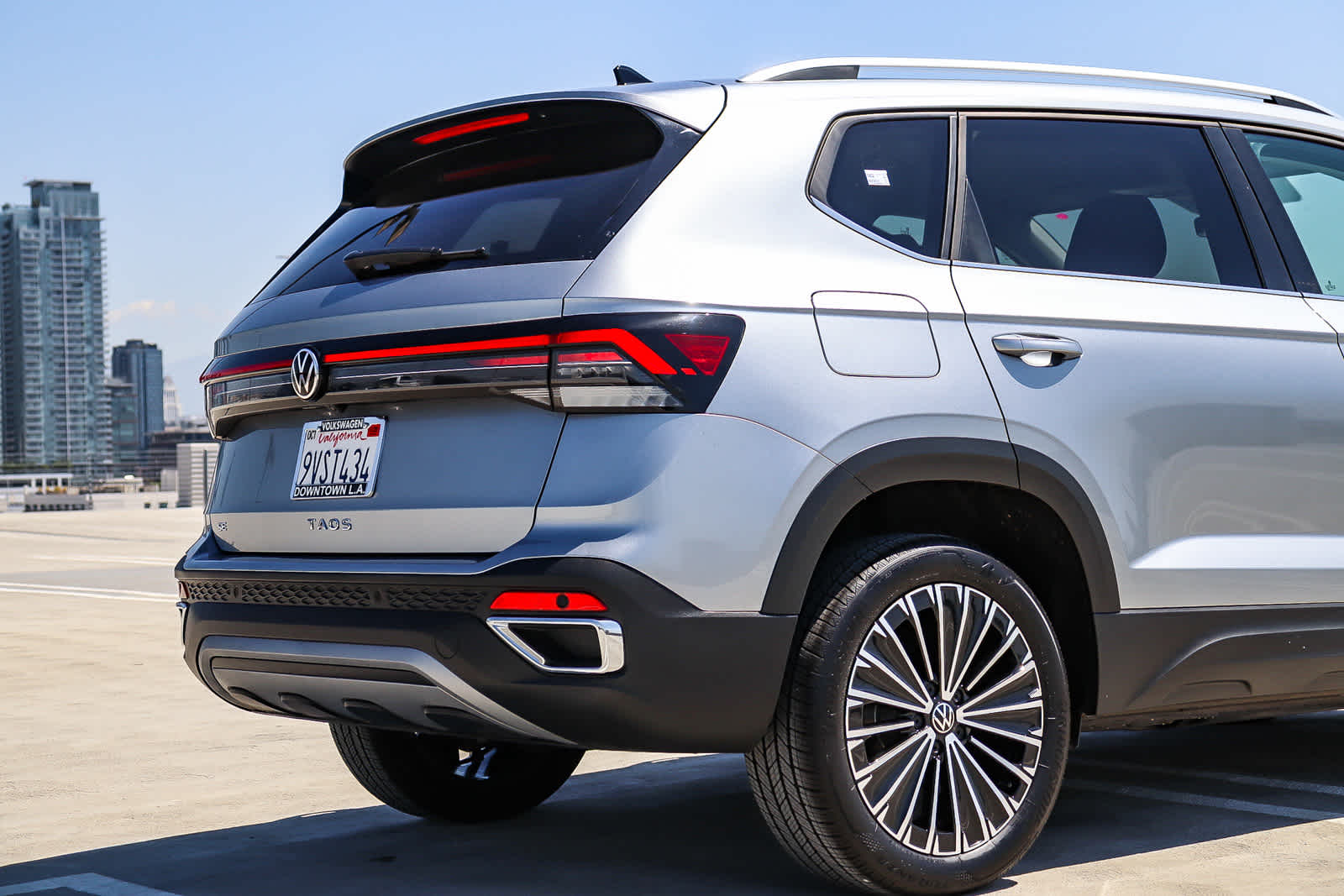 Thumbnail: 2025 Volkswagen Taos - 9