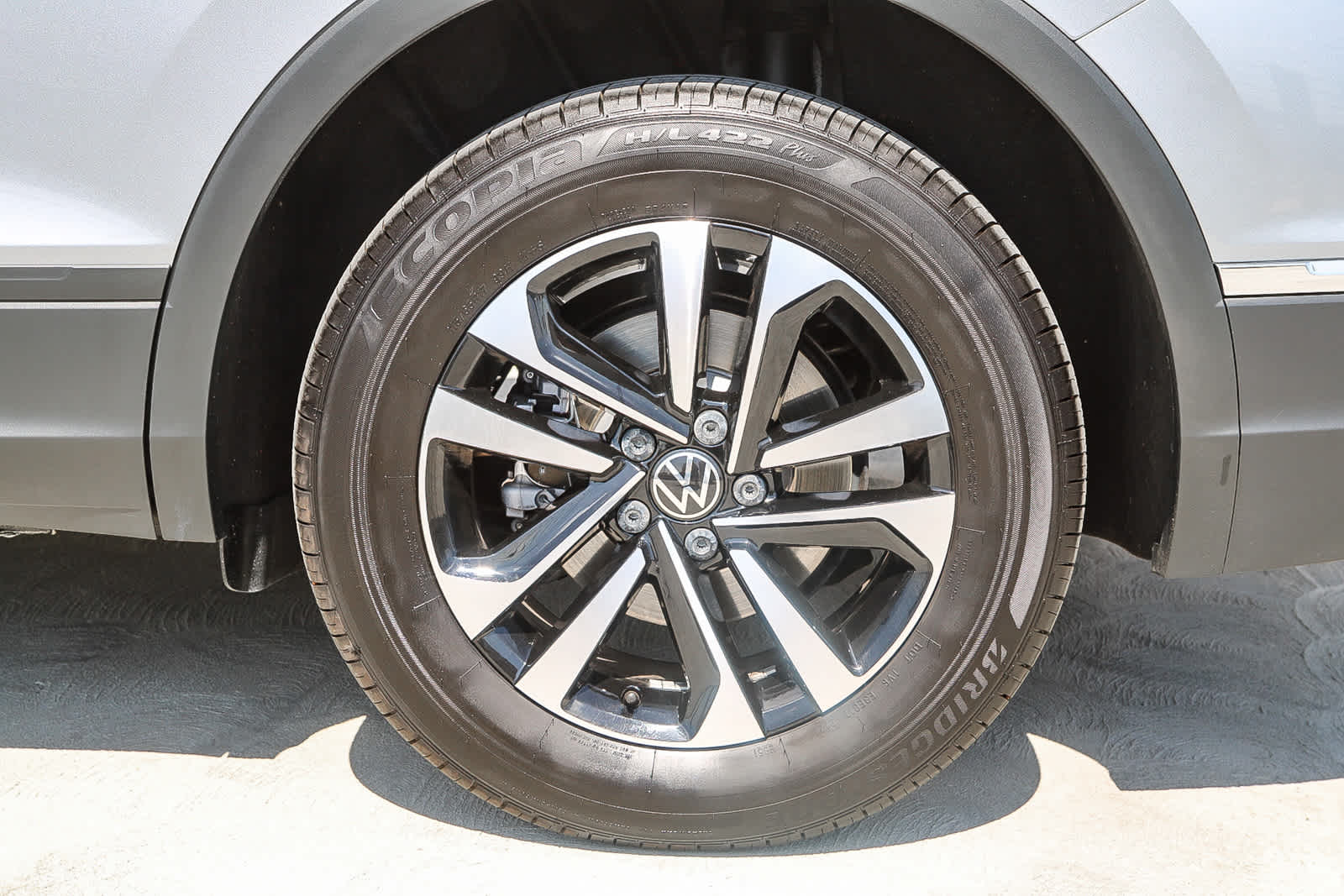 2024 Volkswagen Tiguan S 10