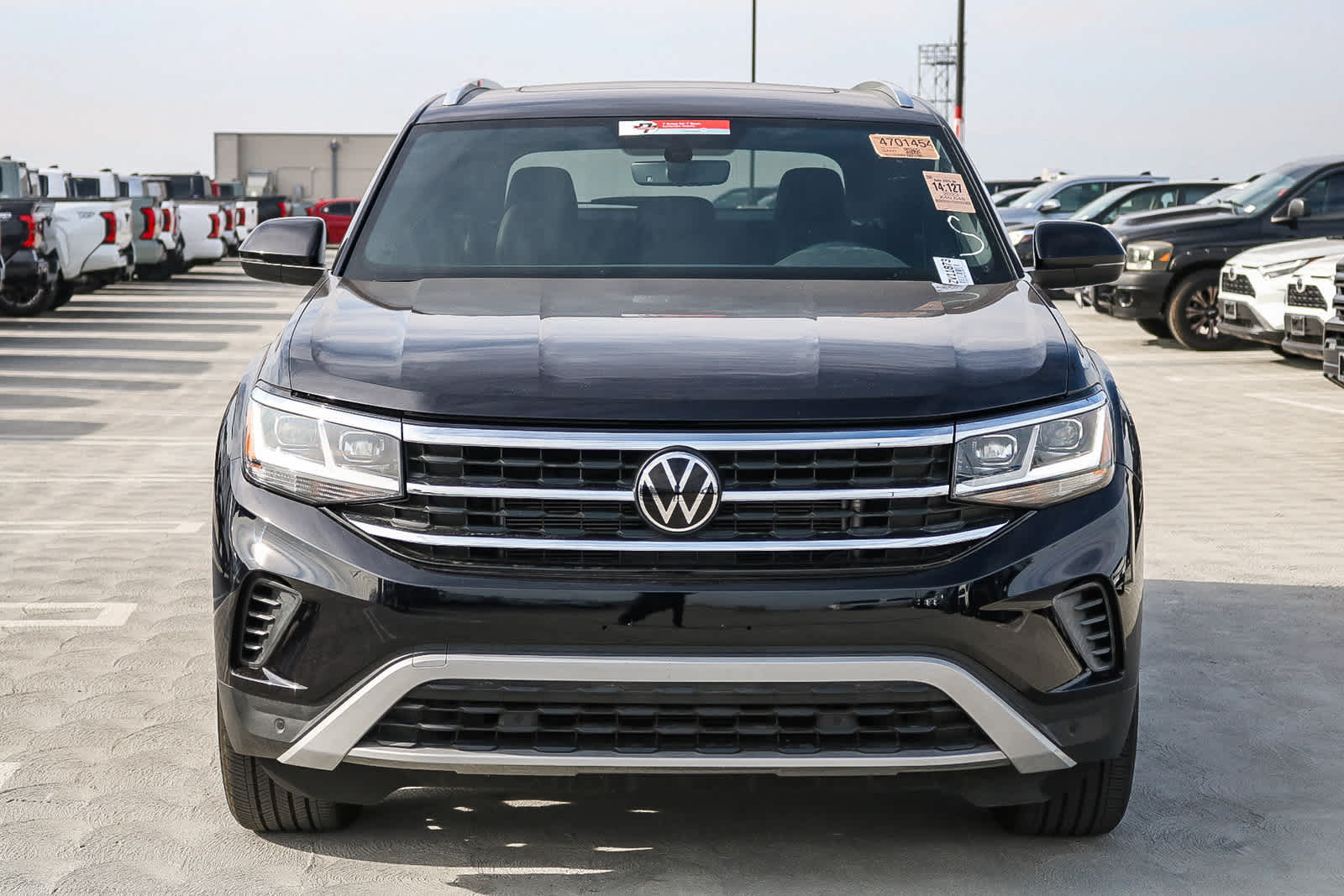 2023 Volkswagen Atlas Cross Sport V6 SE Technology photo 2