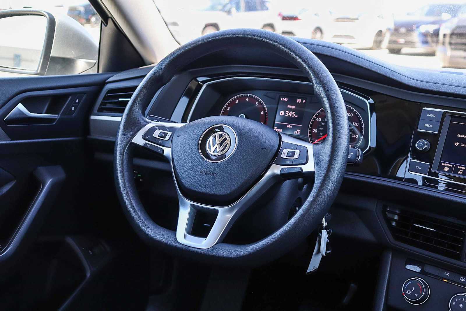 Thumbnail: 2019 Volkswagen Jetta - 16