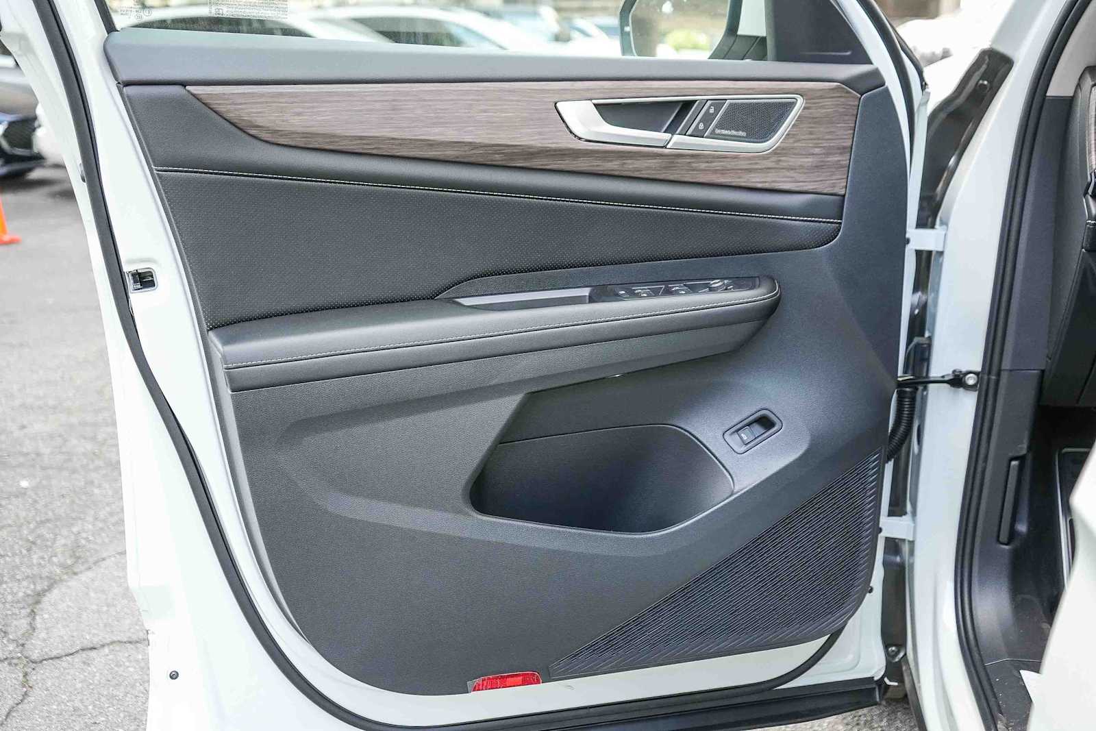 Thumbnail: 2026 Volkswagen Atlas - 23