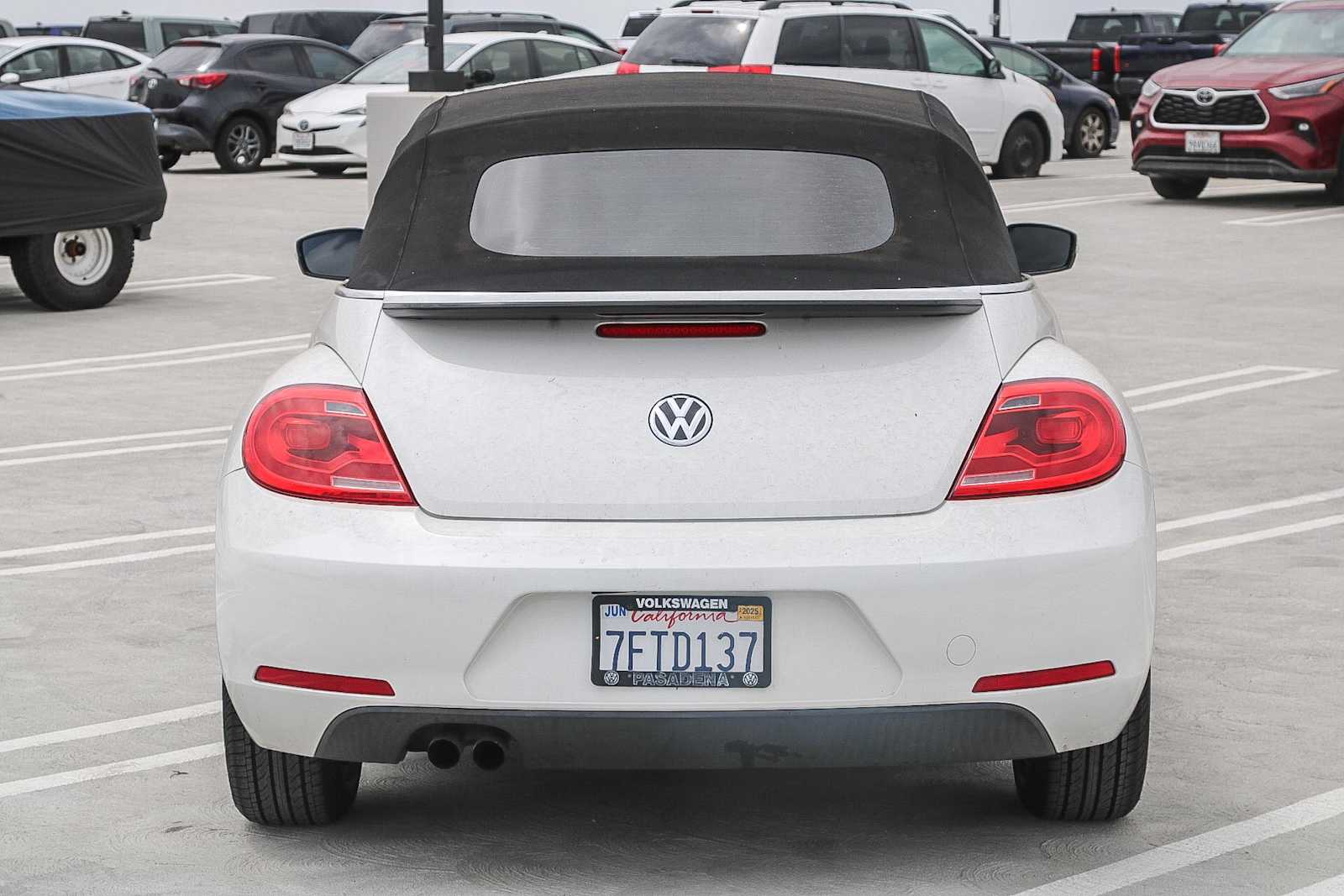 Thumbnail: 2014 Volkswagen Beetle - 7