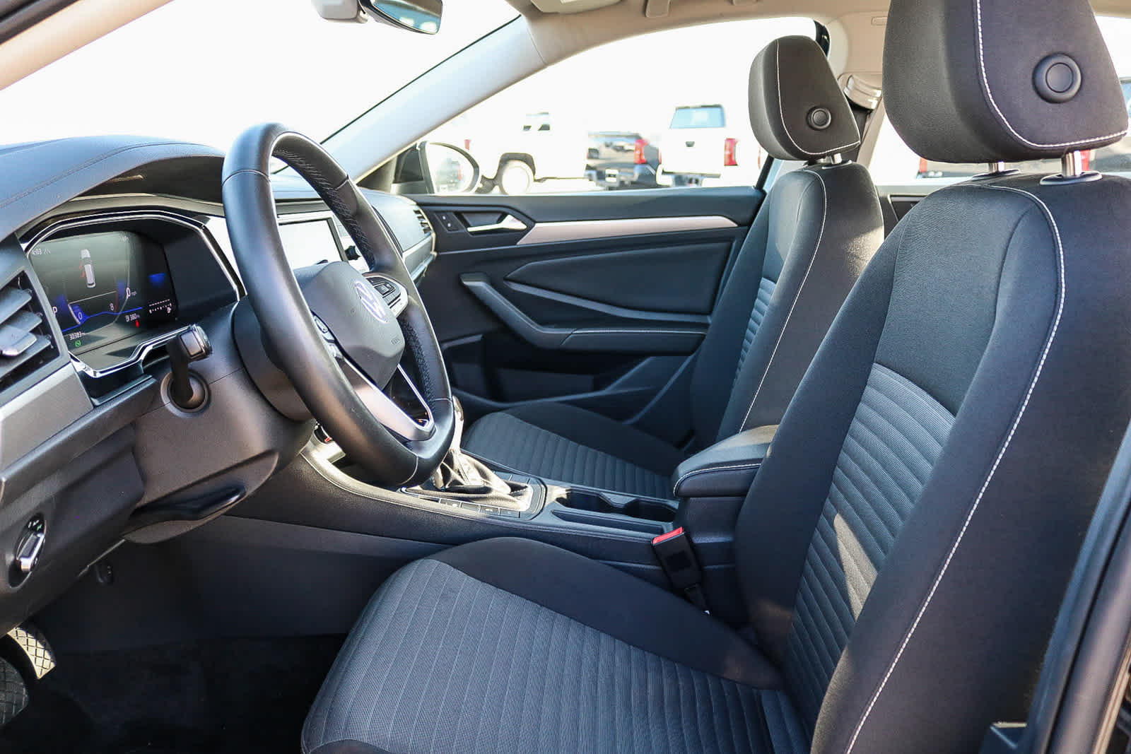 Thumbnail: 2024 Volkswagen Jetta - 17