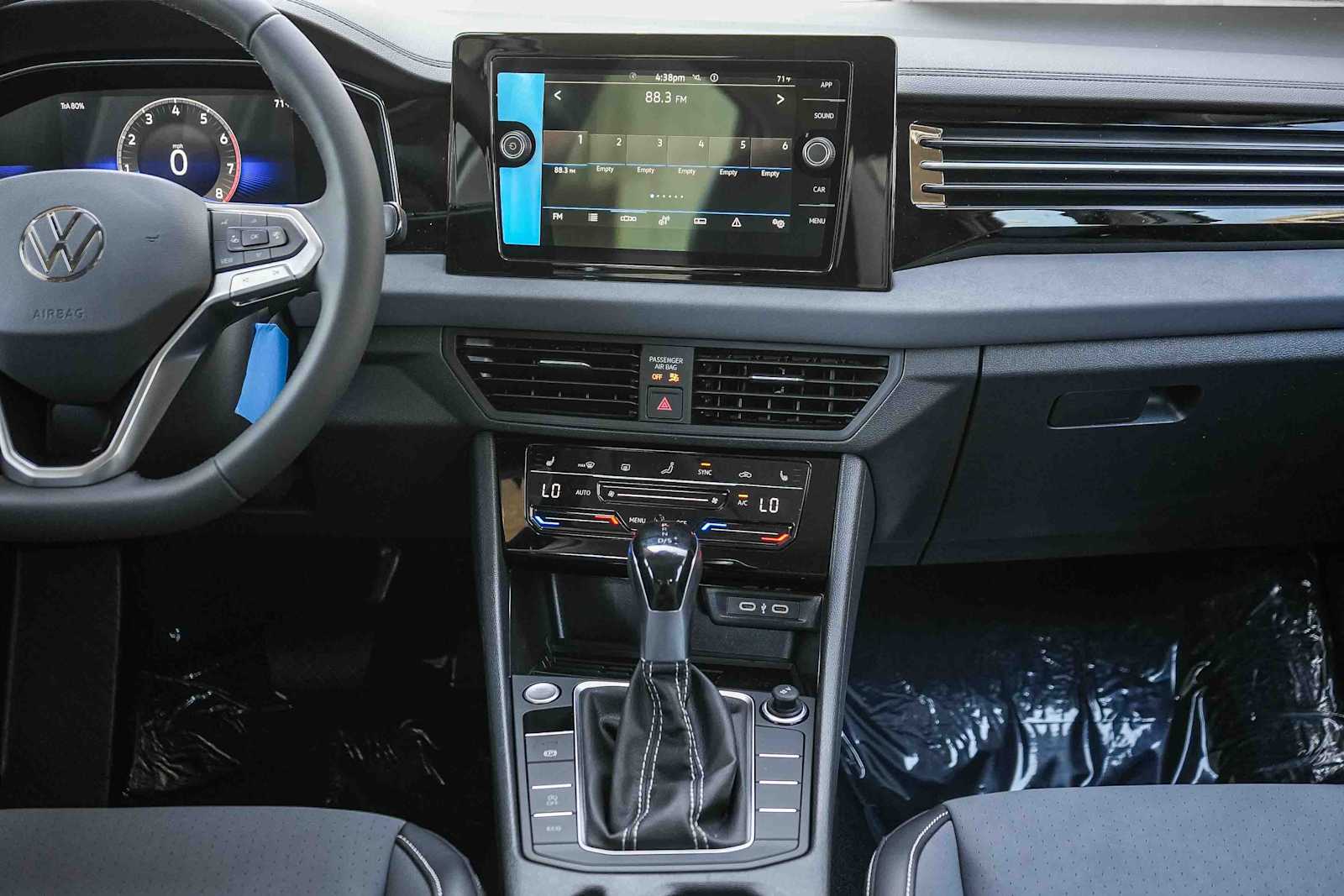 Thumbnail: 2026 Volkswagen Jetta - 14