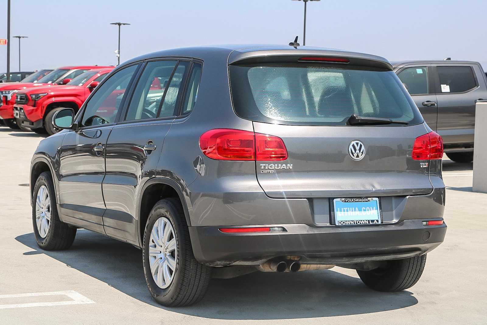 Thumbnail: 2018 Volkswagen Tiguan - 8