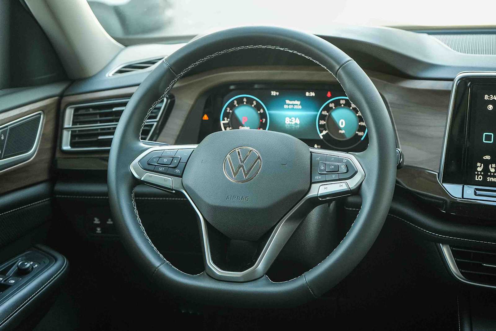 Thumbnail: 2026 Volkswagen Atlas - 17