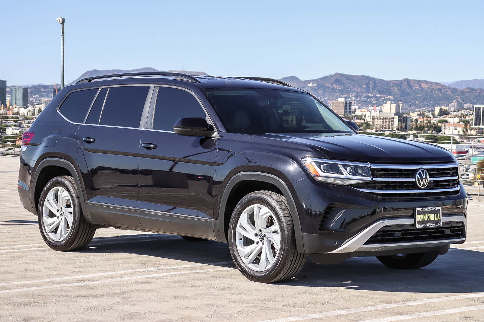 Thumbnail: 2022 Volkswagen Atlas - 3