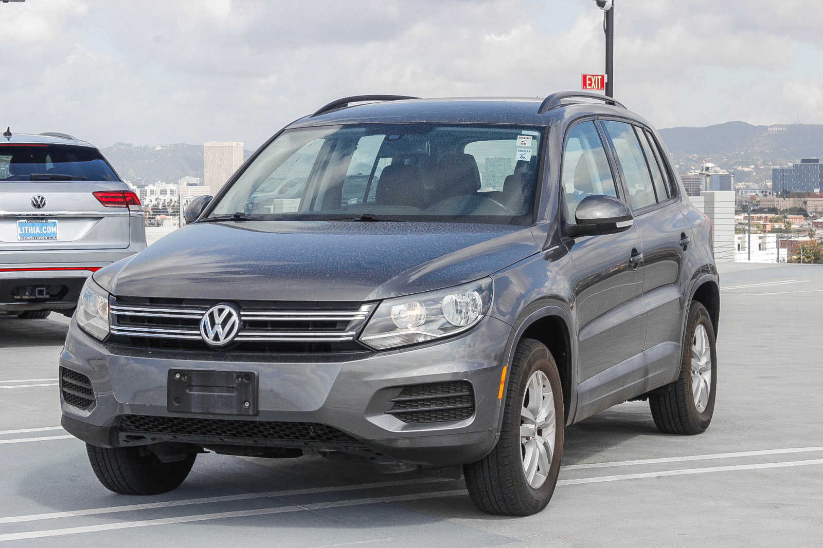 2017 Volkswagen Tiguan S -
                Los Angeles, CA