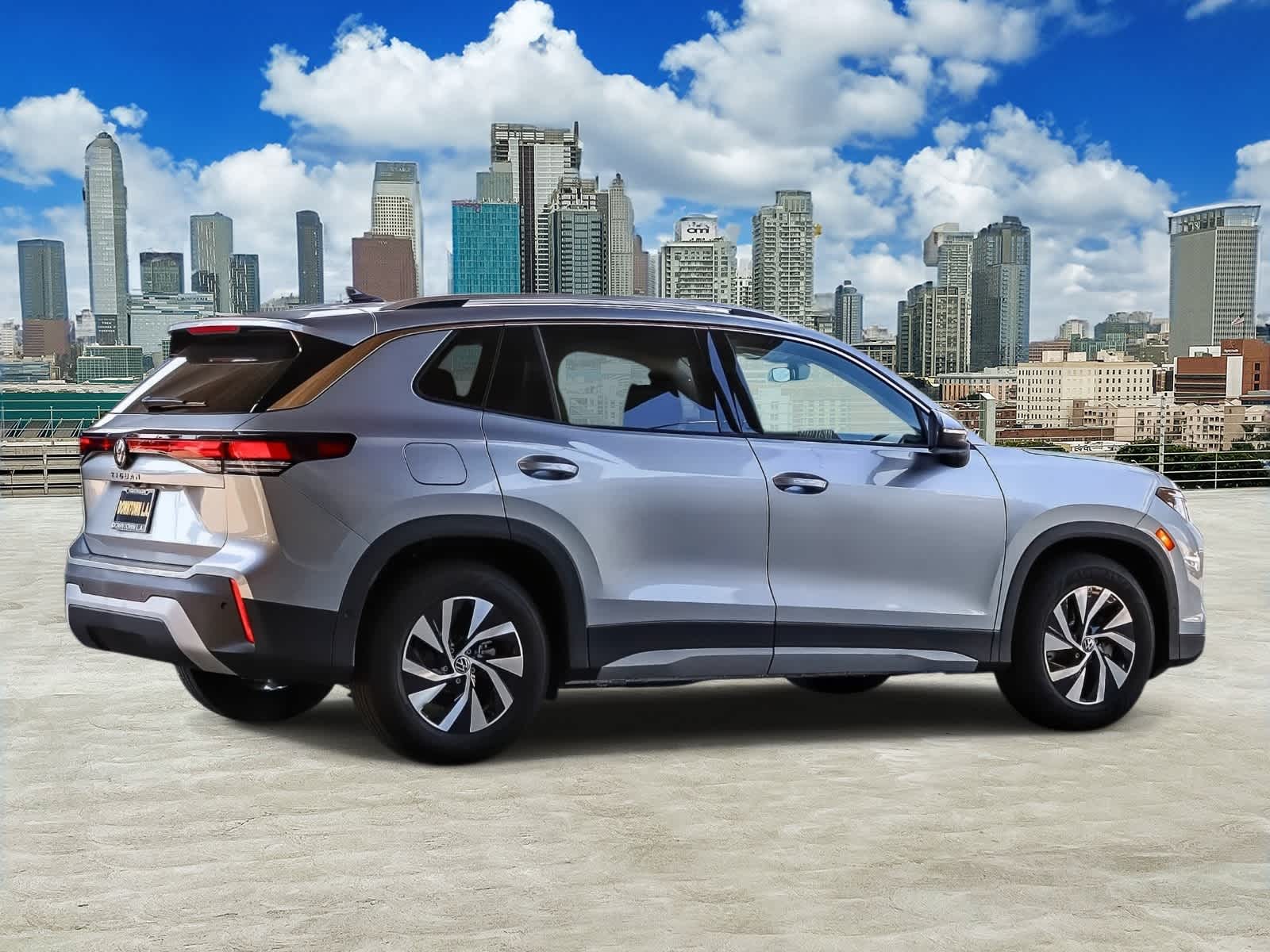 Thumbnail: 2026 Volkswagen Tiguan - 4