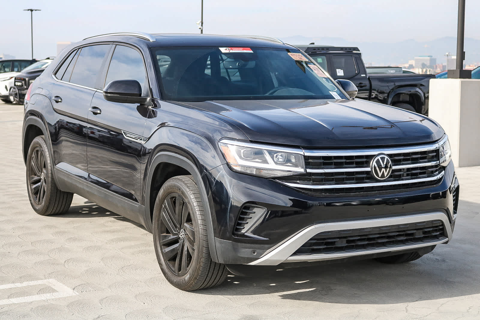 2023 Volkswagen Atlas Cross Sport V6 SE Technology photo 3