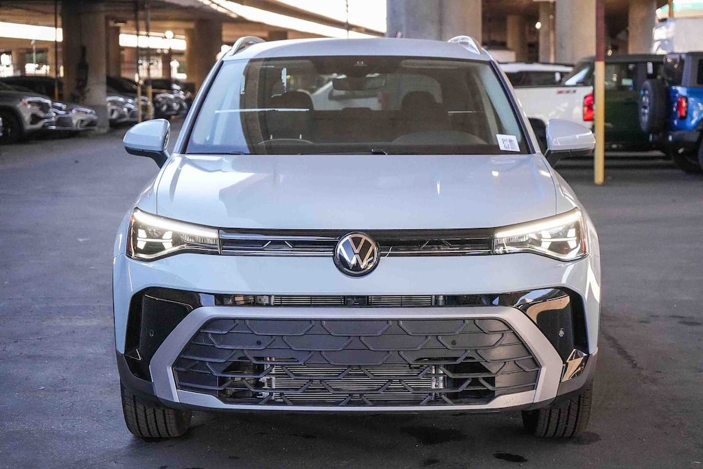 New 2026 Volkswagen Taos 1.5T SE SUV