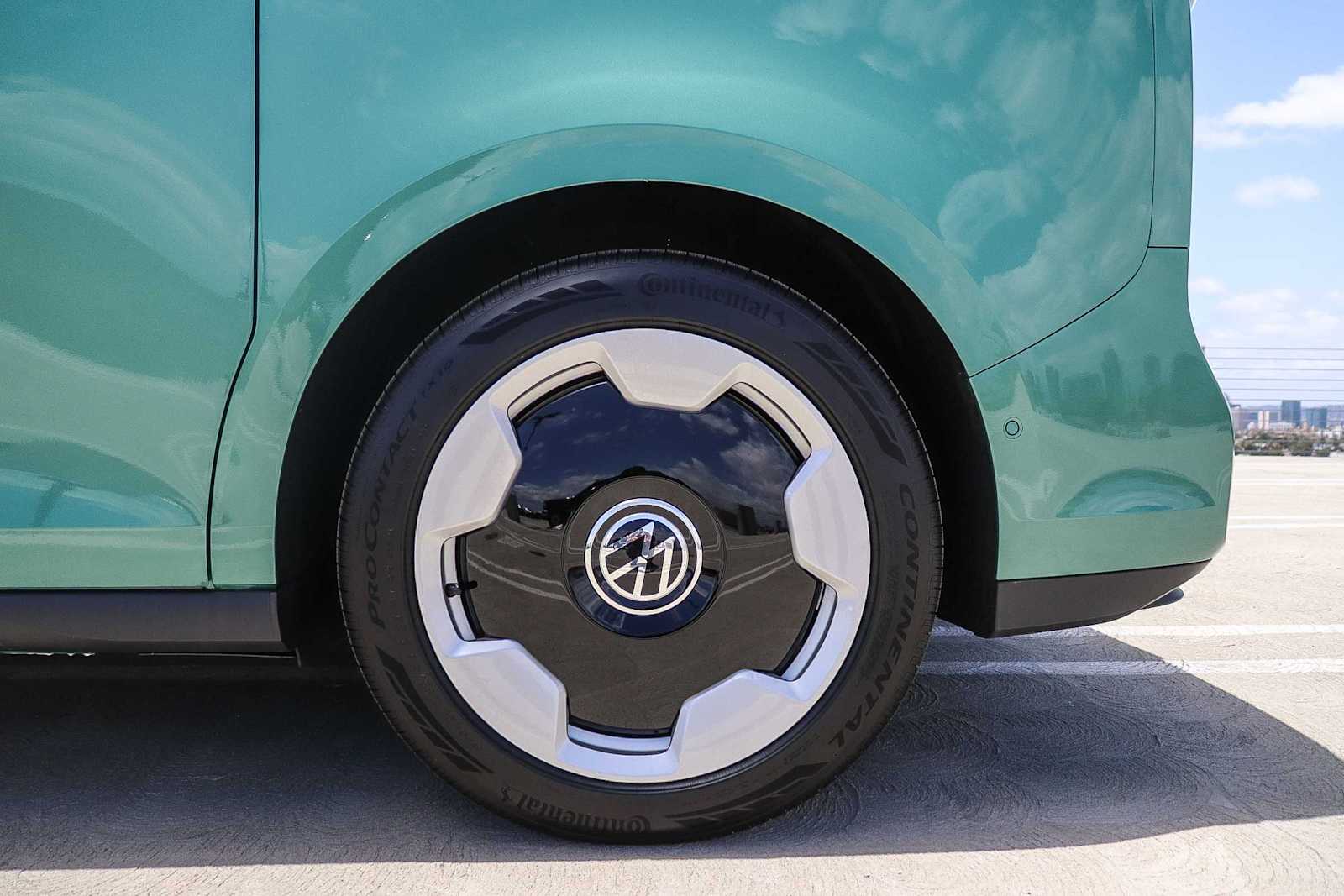 Thumbnail: 2025 Volkswagen ID.Buzz - 10