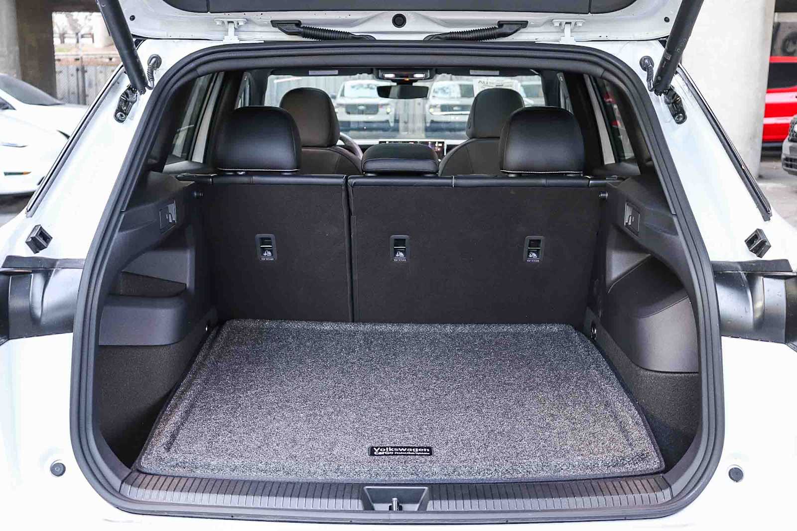 Thumbnail: 2026 Volkswagen Tiguan - 12