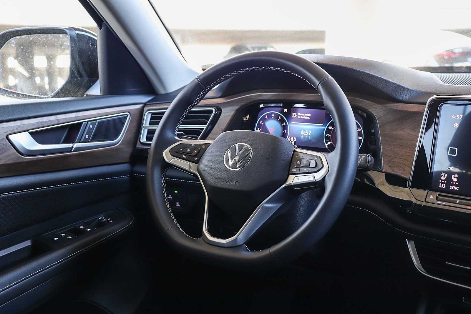 Thumbnail: 2026 Volkswagen Atlas - 16