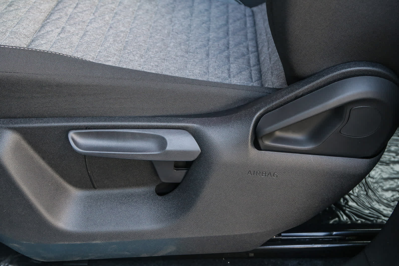 Thumbnail: 2025 Volkswagen Tiguan - 22