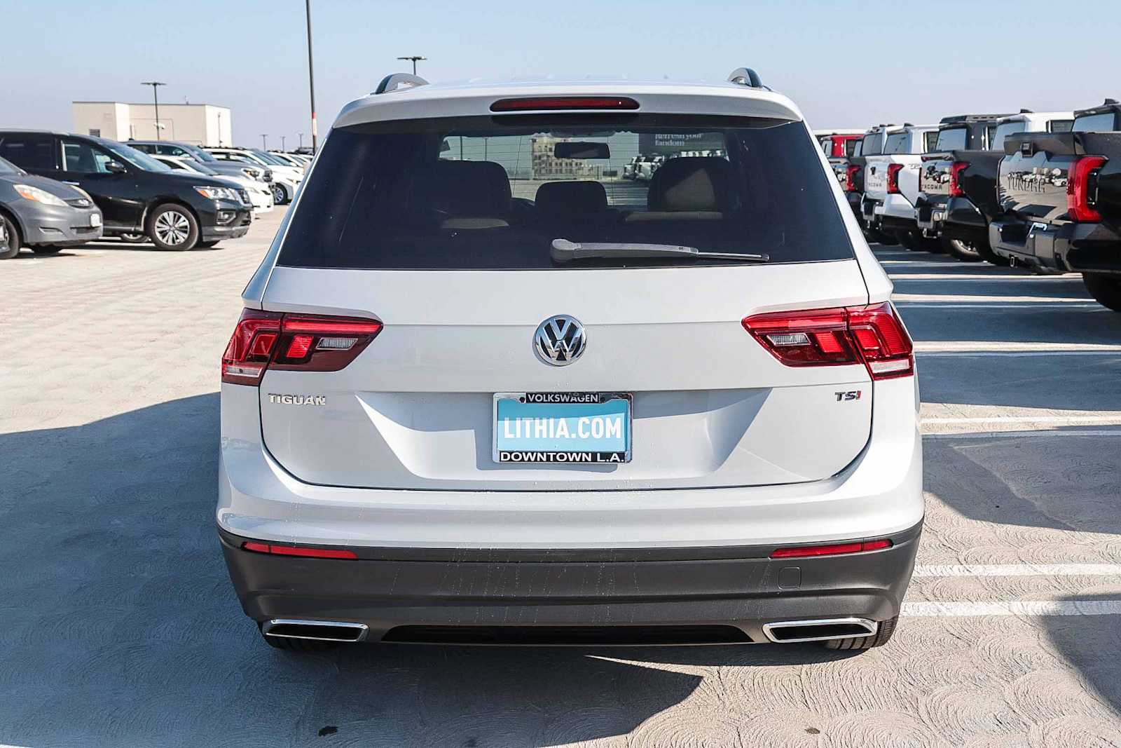 Thumbnail: 2018 Volkswagen Tiguan - 6