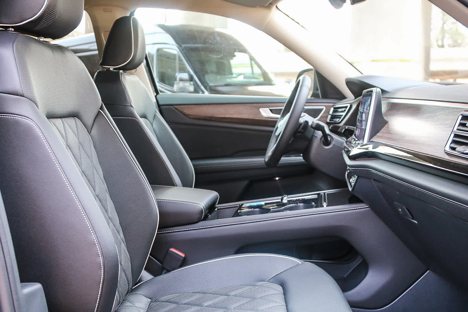 Thumbnail: 2025 Volkswagen Atlas - 18