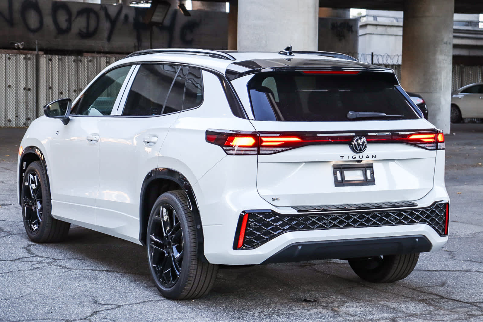 Thumbnail: 2026 Volkswagen Tiguan - 6