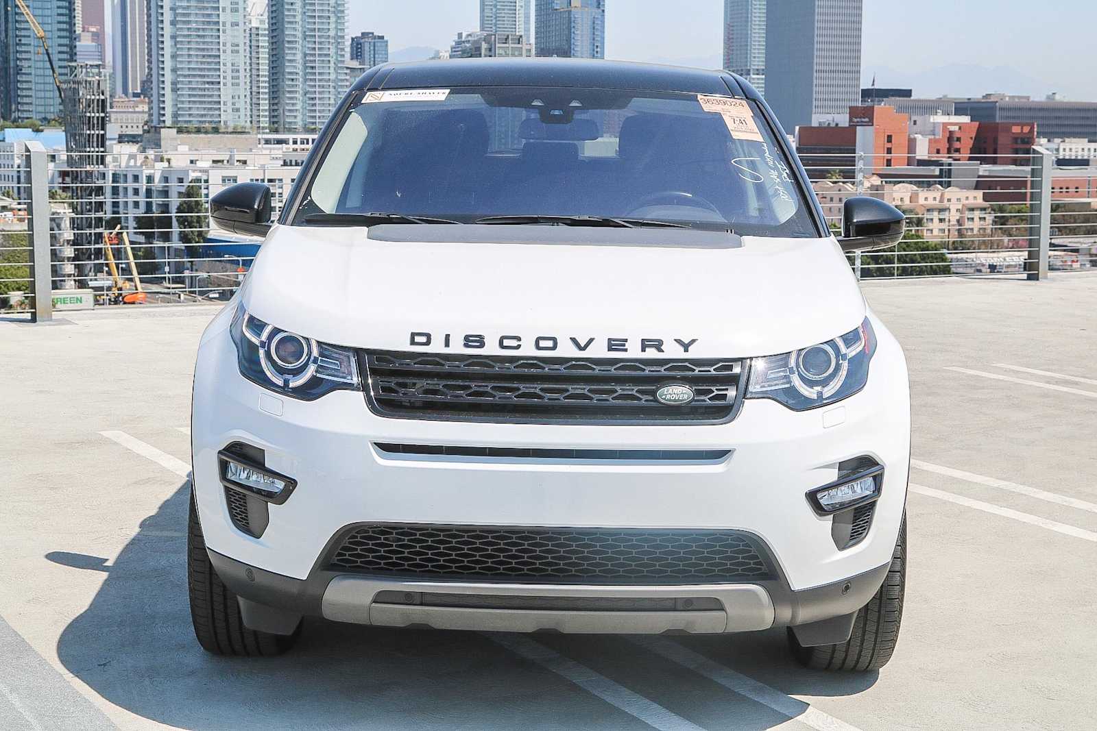 2018 Land Rover Discovery Sport HSE photo 2