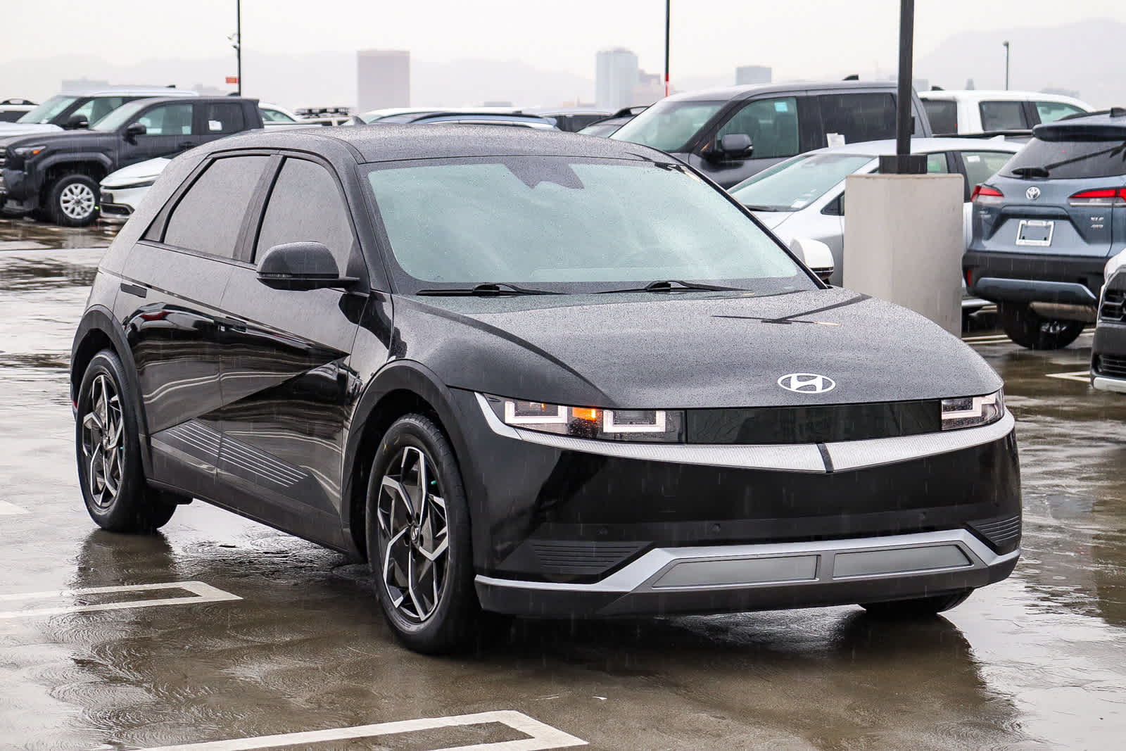 Thumbnail: 2022 Hyundai Ioniq 5 - 3