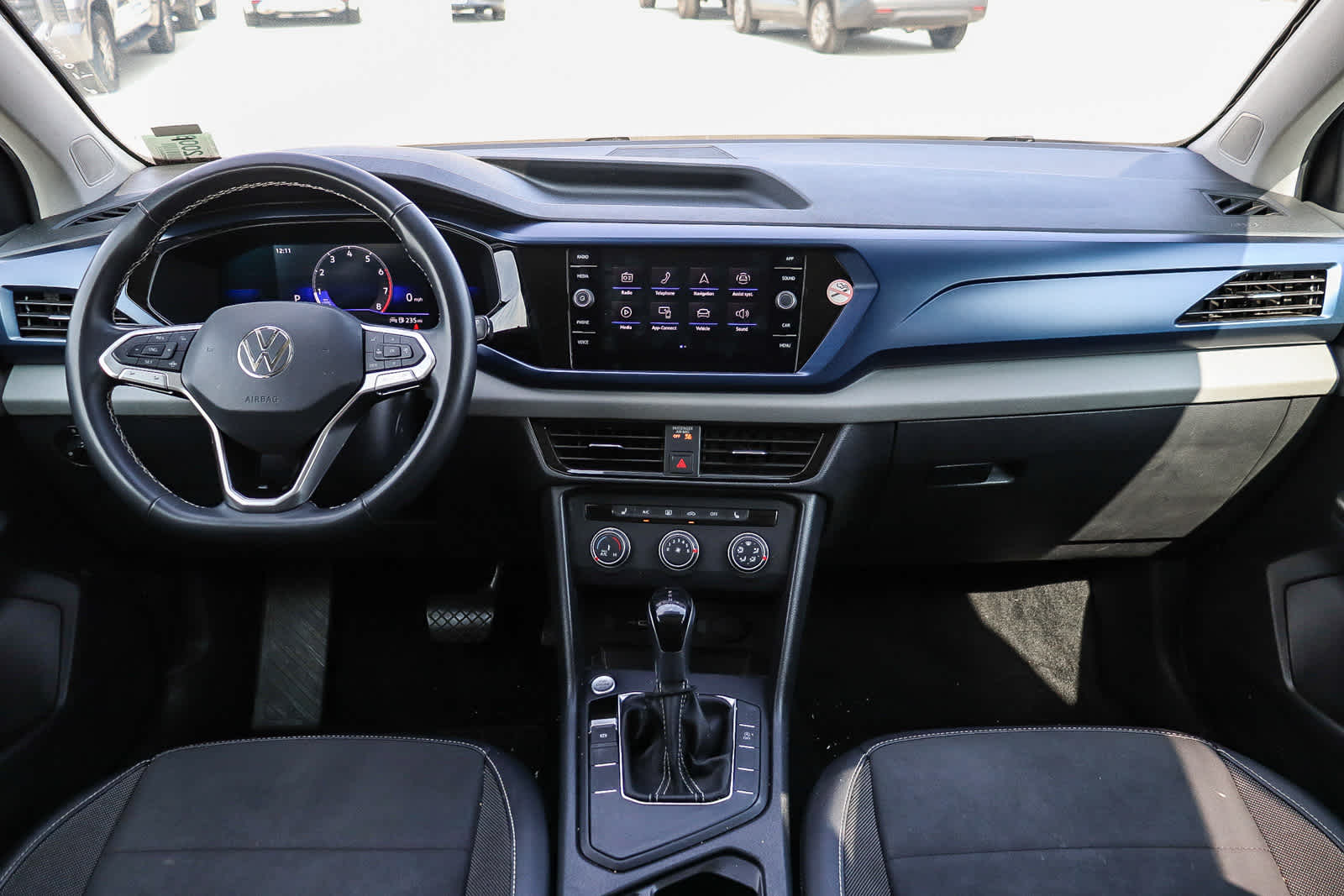 Thumbnail: 2022 Volkswagen Taos - 12