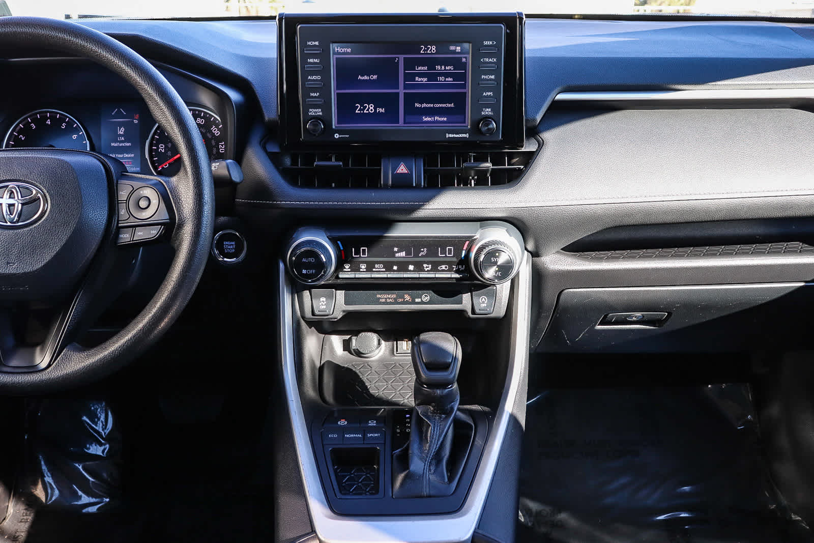 Thumbnail: 2022 Toyota RAV4 - 13