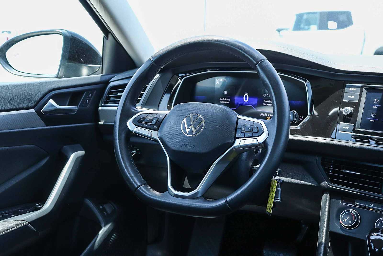 Thumbnail: 2024 Volkswagen Jetta - 15