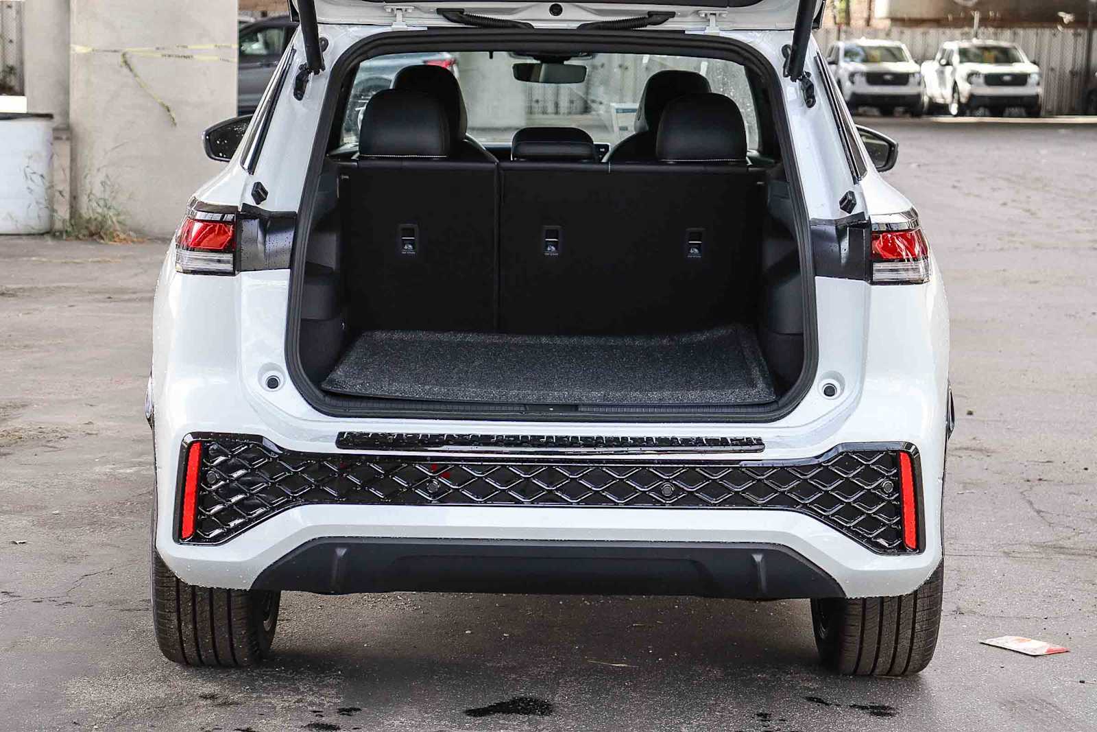 Thumbnail: 2026 Volkswagen Tiguan - 12