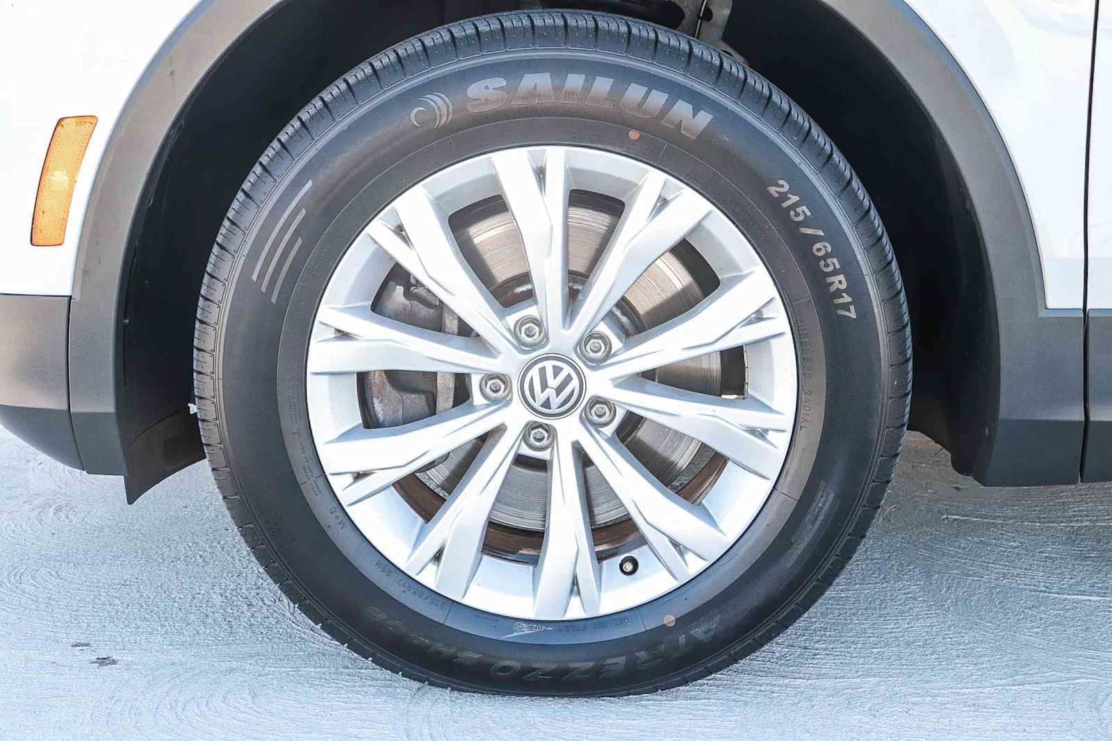 Thumbnail: 2018 Volkswagen Tiguan - 10