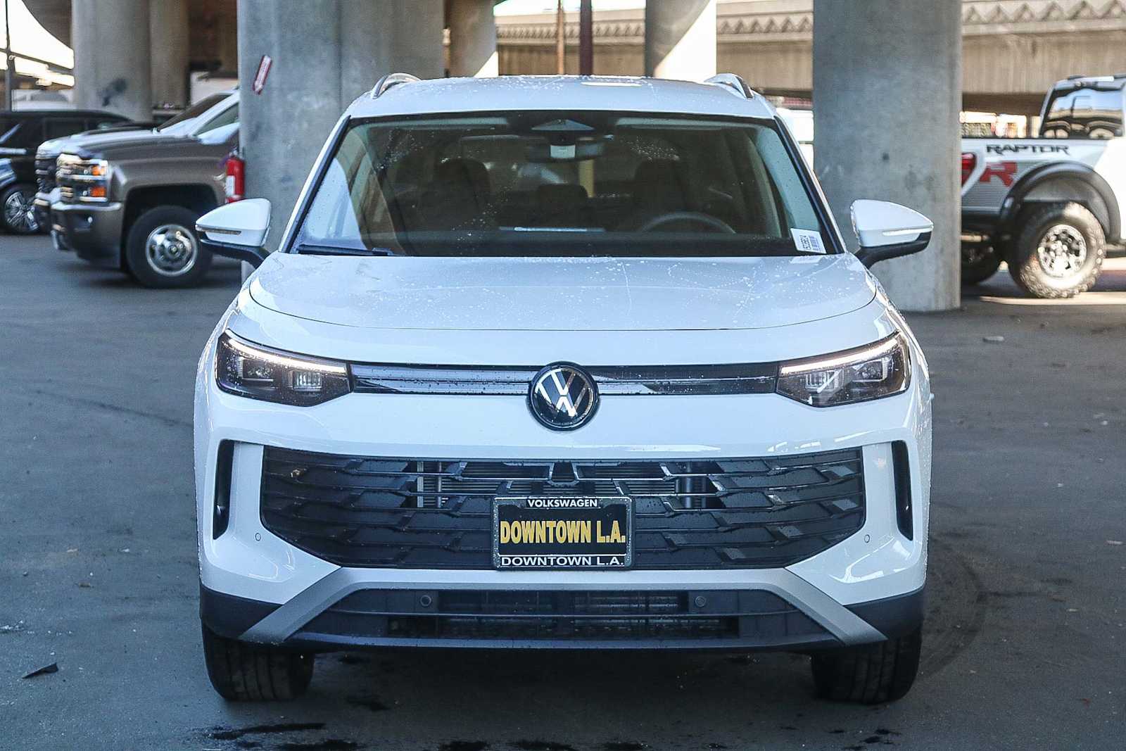 Thumbnail: 2025 Volkswagen Tiguan - 2