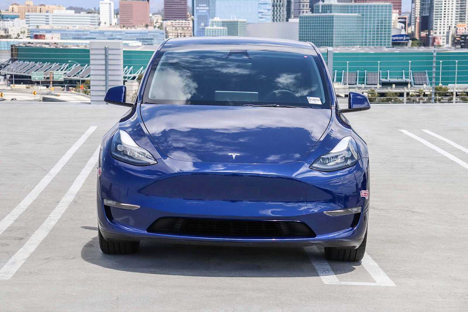 Used 2024 Tesla Model Y Long Range with VIN 7SAYGDEE1RF083918 for sale in Los Angeles, CA