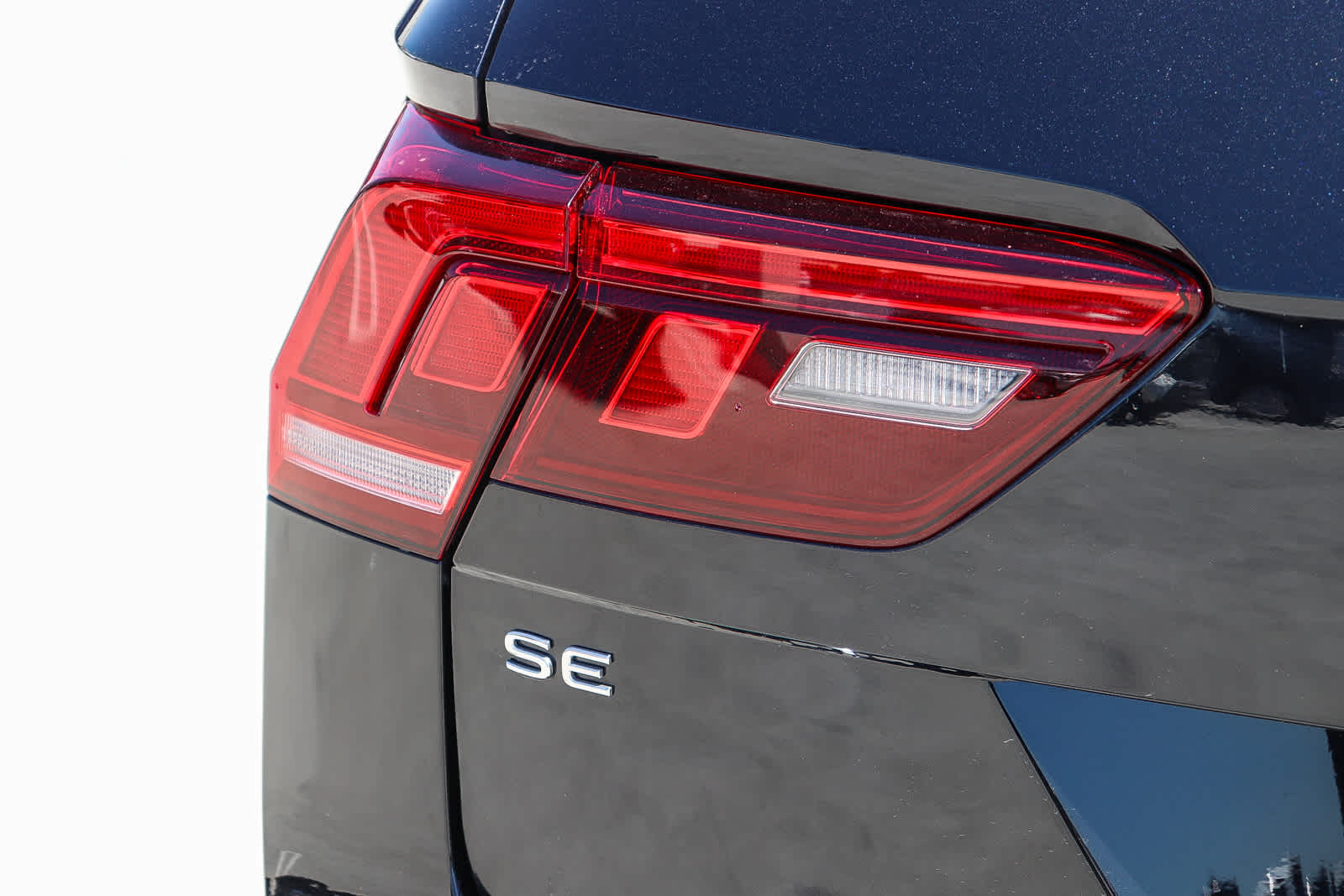 Thumbnail: 2022 Volkswagen Tiguan - 7