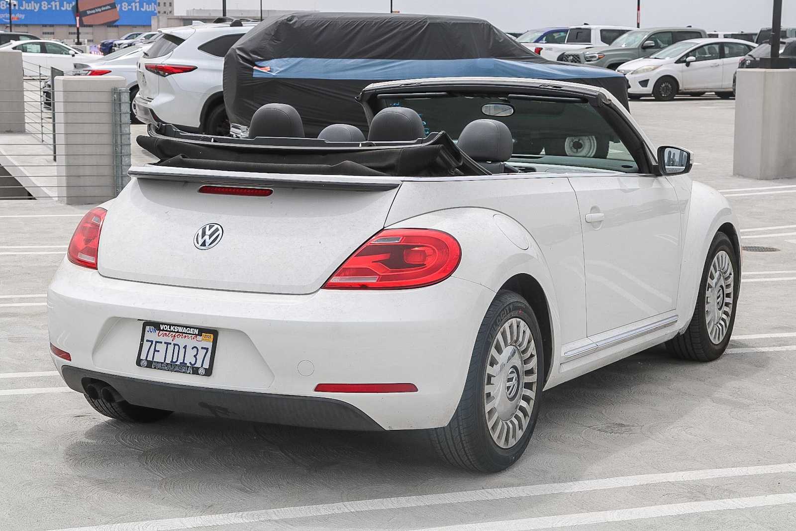 Thumbnail: 2014 Volkswagen Beetle - 16