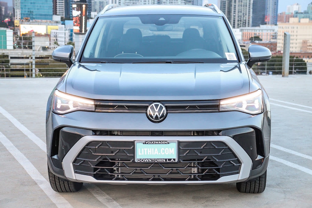 Used 2025 Volkswagen Taos SE SUV