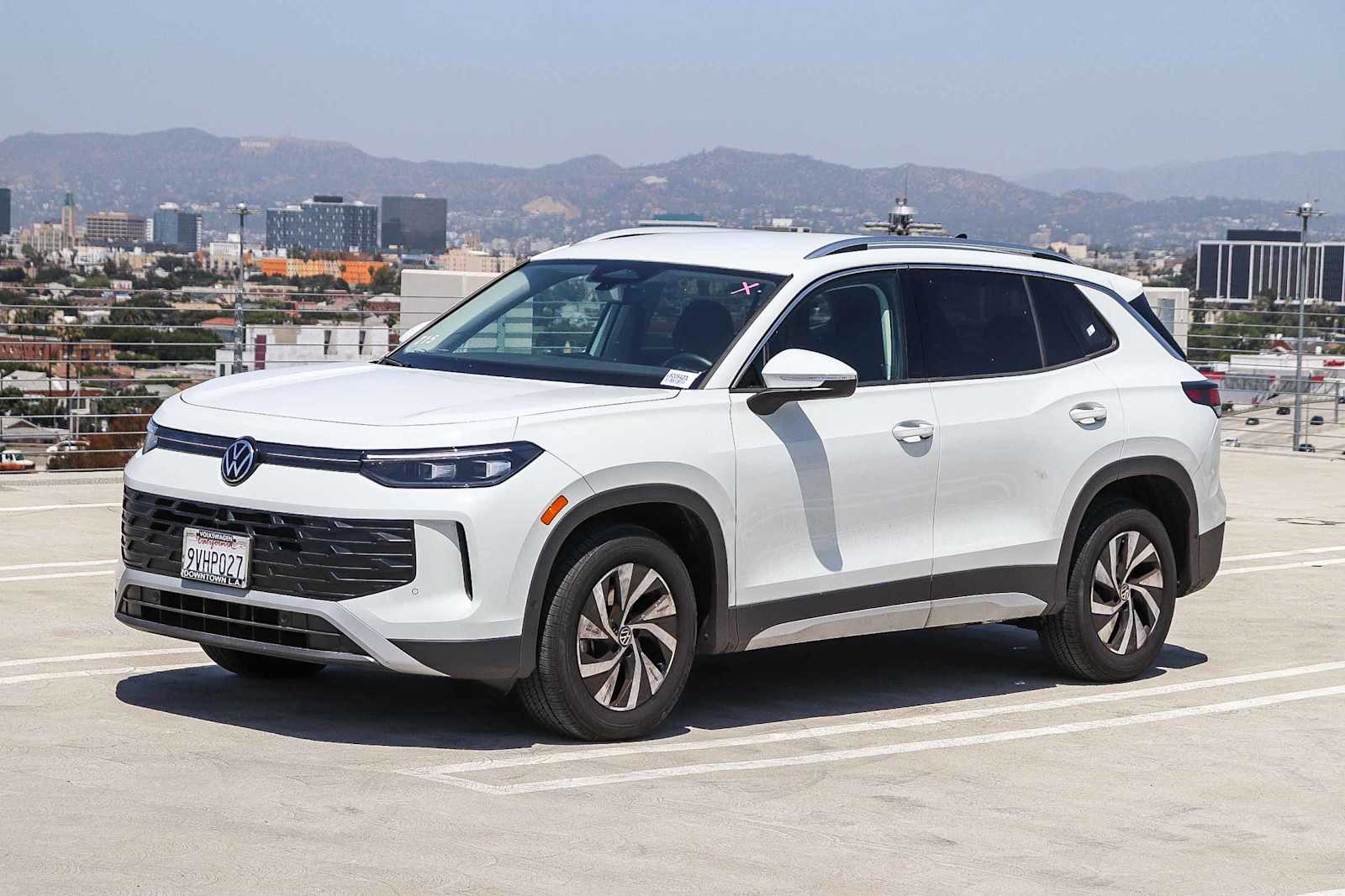 Thumbnail: 2025 Volkswagen Tiguan - 1