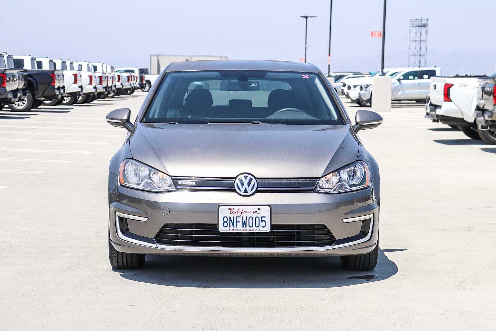 Used 2016 Volkswagen e-Golf e-Golf SE with VIN WVWKP7AU2GW914174 for sale in Los Angeles, CA