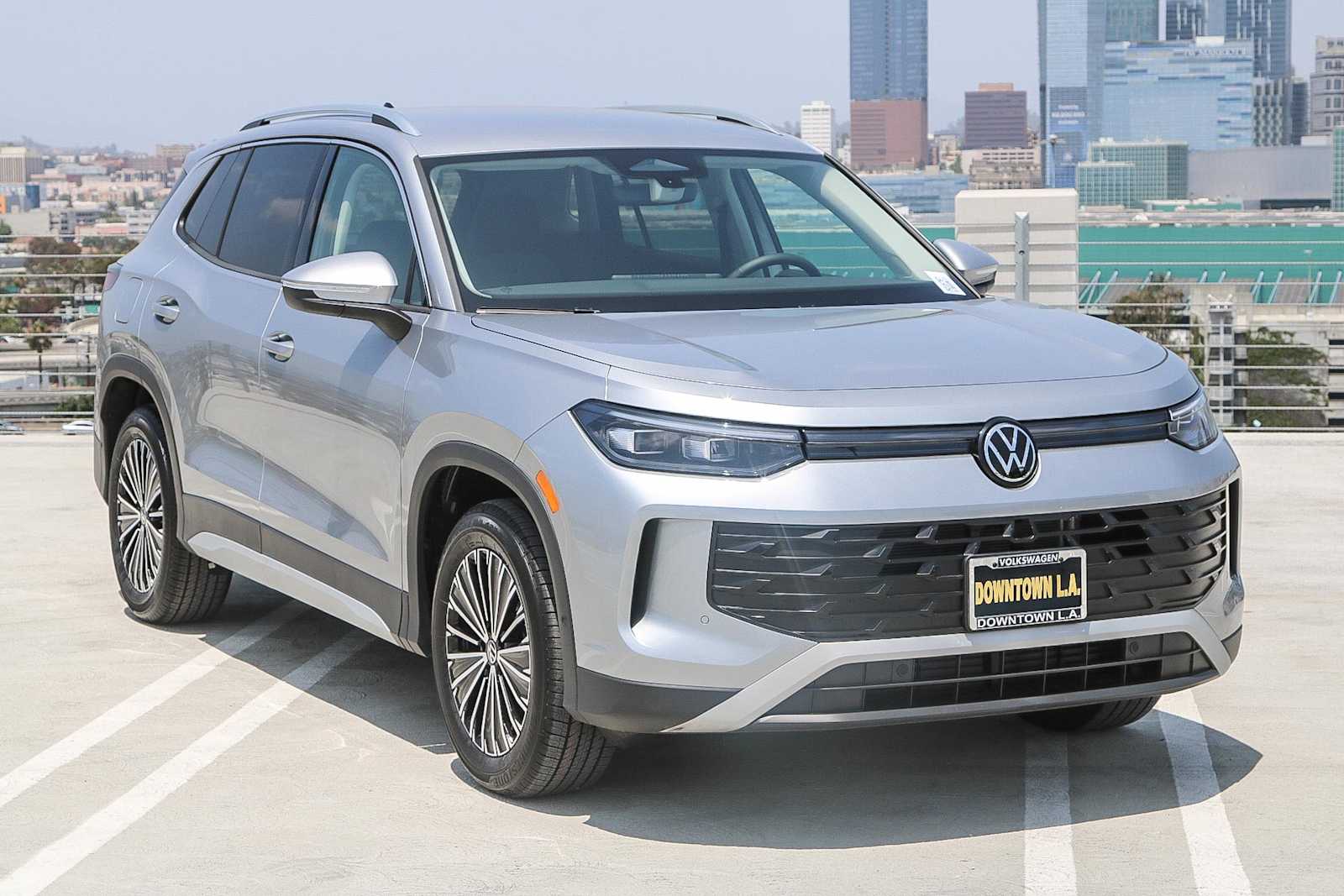 Thumbnail: 2025 Volkswagen Tiguan - 3