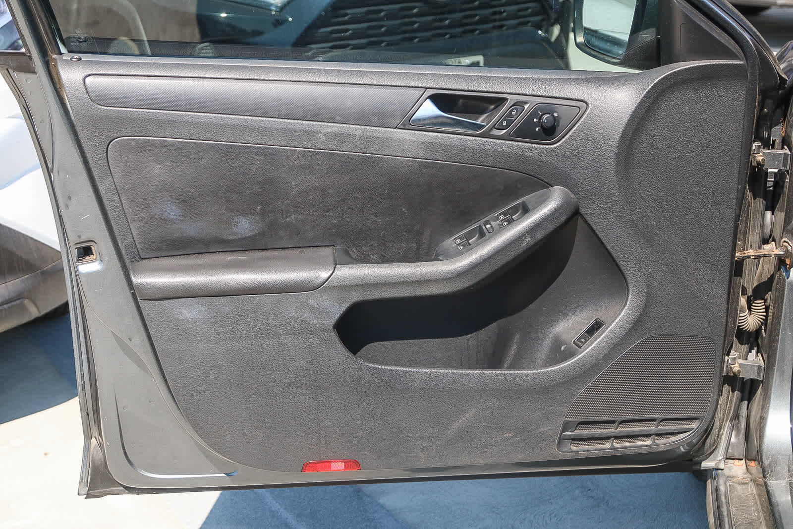 Thumbnail: 2011 Volkswagen Jetta - 22