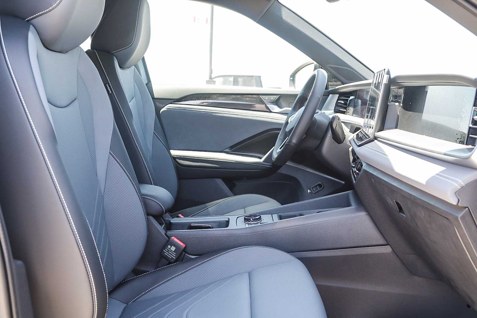 Thumbnail: 2025 Volkswagen Tiguan - 17