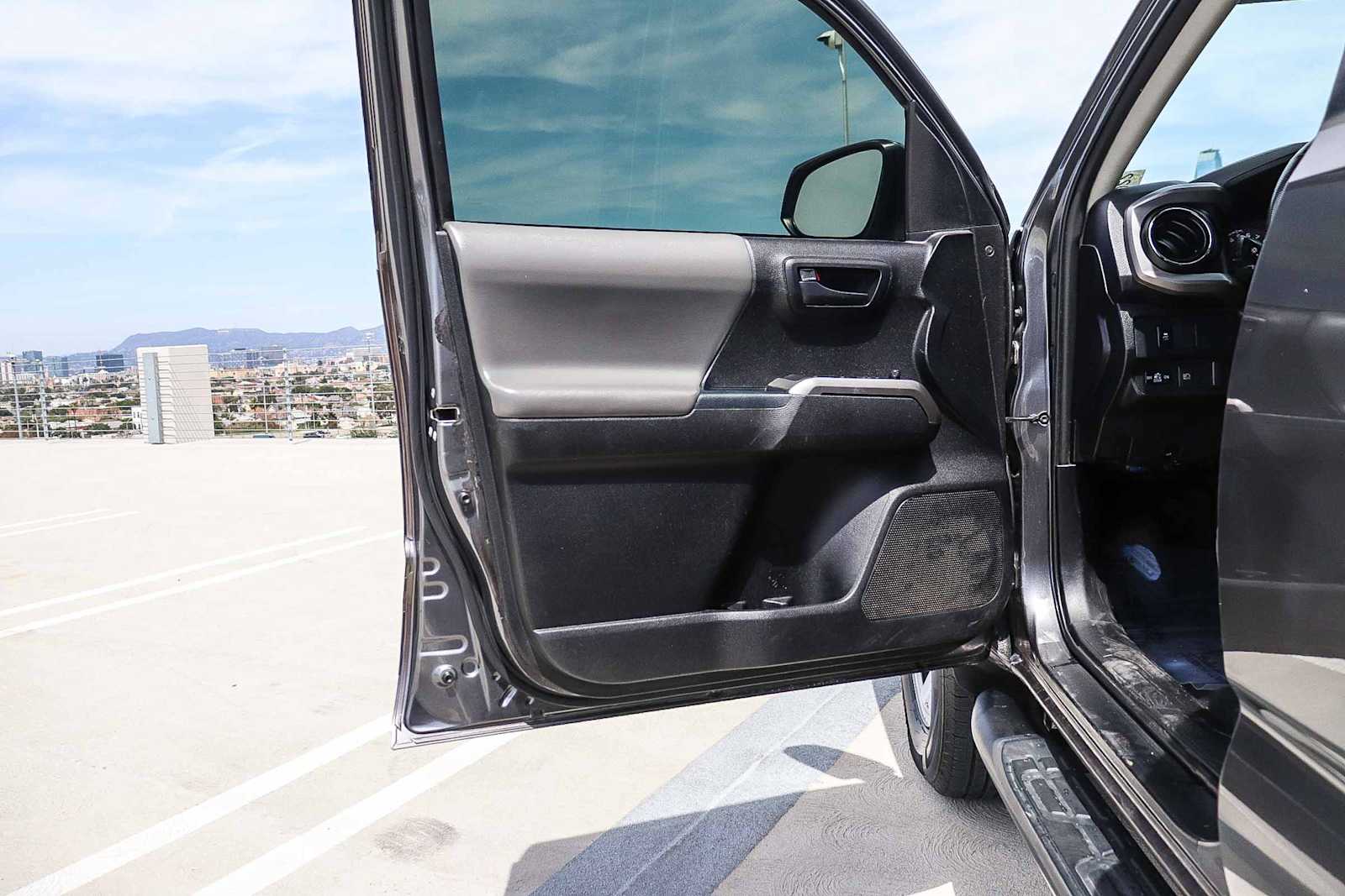 2021 Toyota Tacoma SR5 - Photo 22
