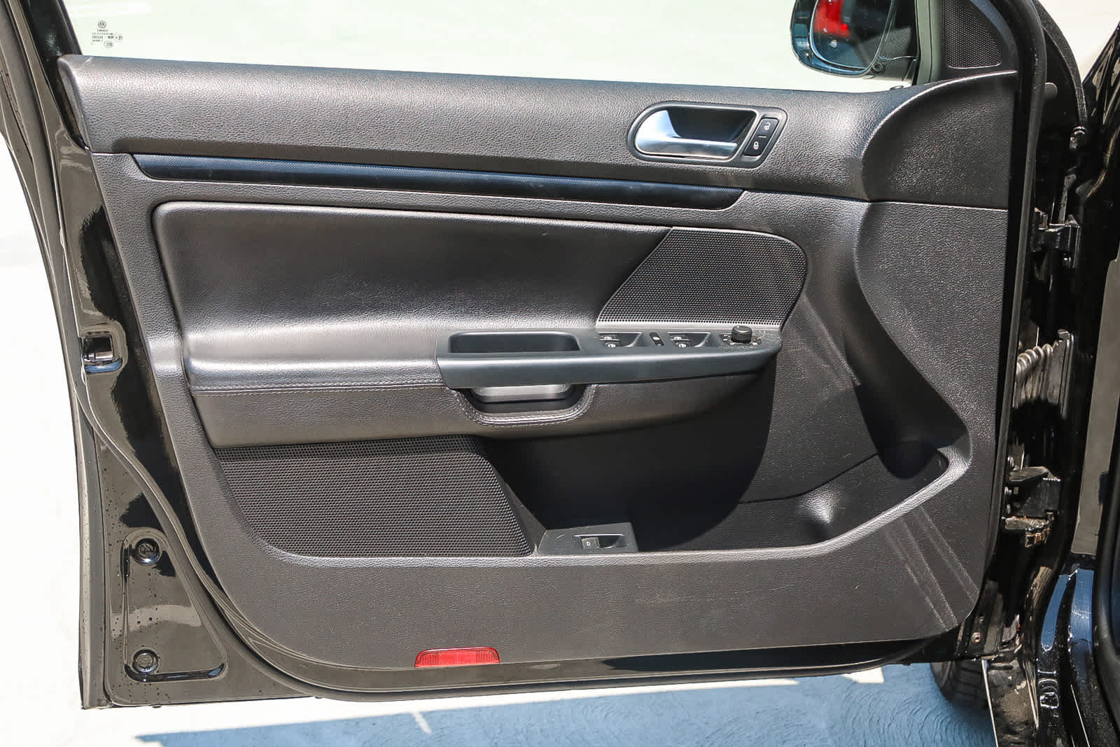 Thumbnail: 2012 Volkswagen Jetta - 20