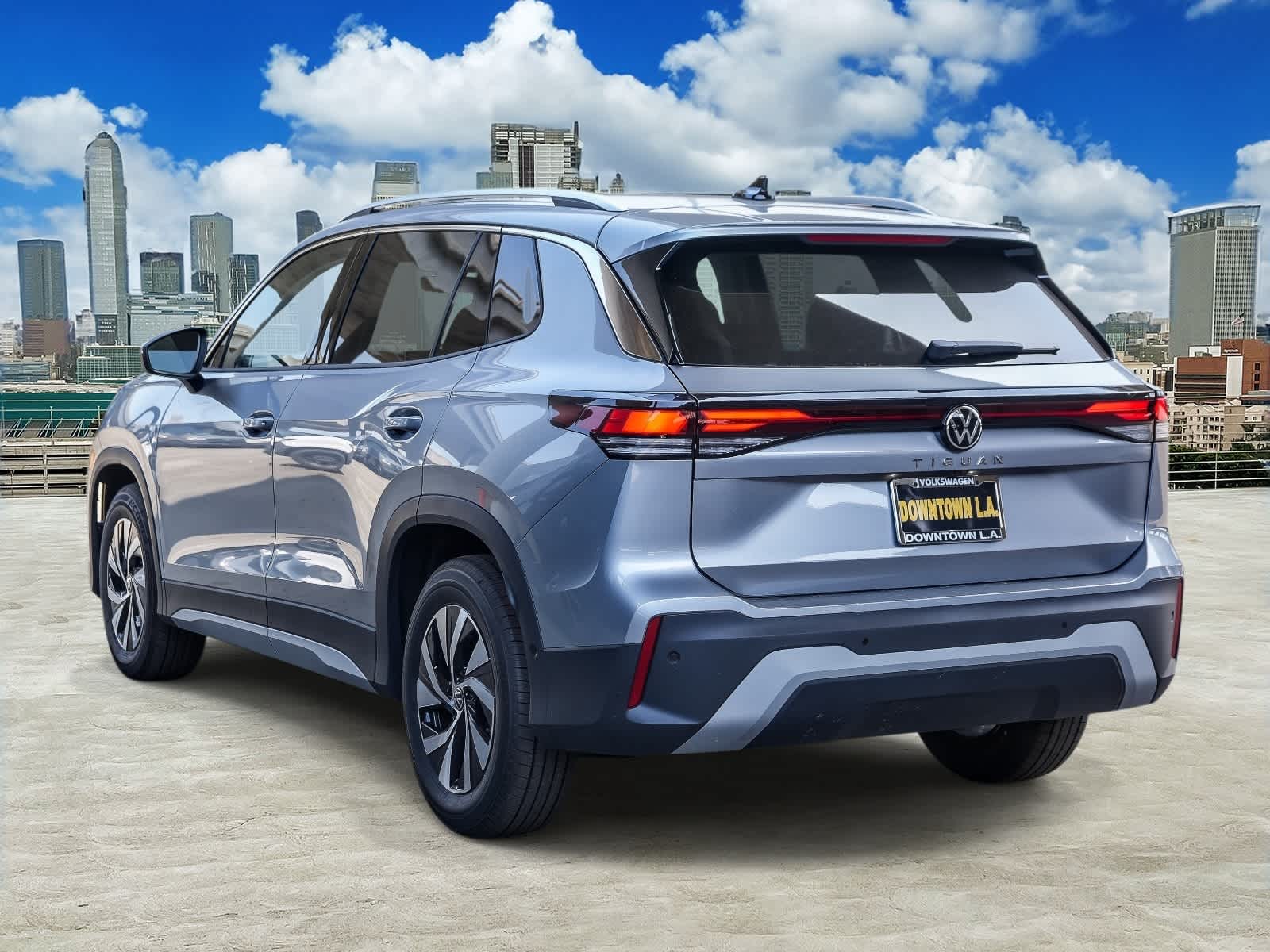 Thumbnail: 2026 Volkswagen Tiguan - 6